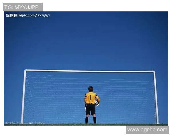 足球明星背影高清图片素材分享展现运动魅力与风采的最佳选择